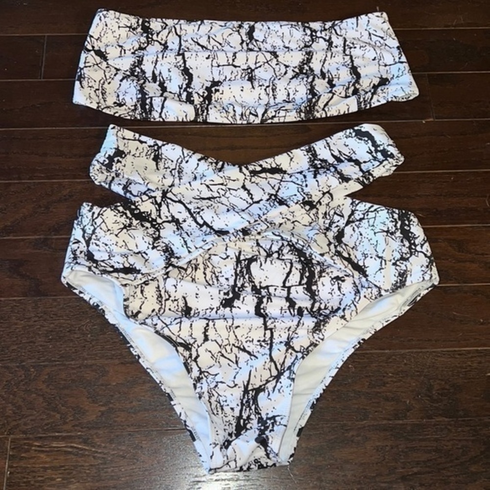 Strapless Highwaisted Swimsuit